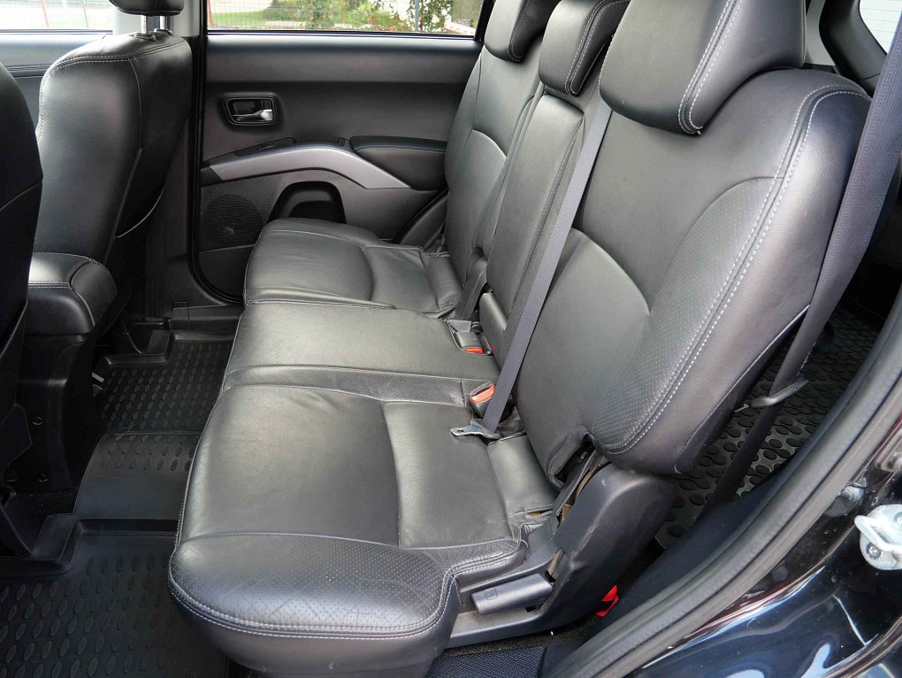 Peugeot 4007 2.2 HDi  4x4, 7míst