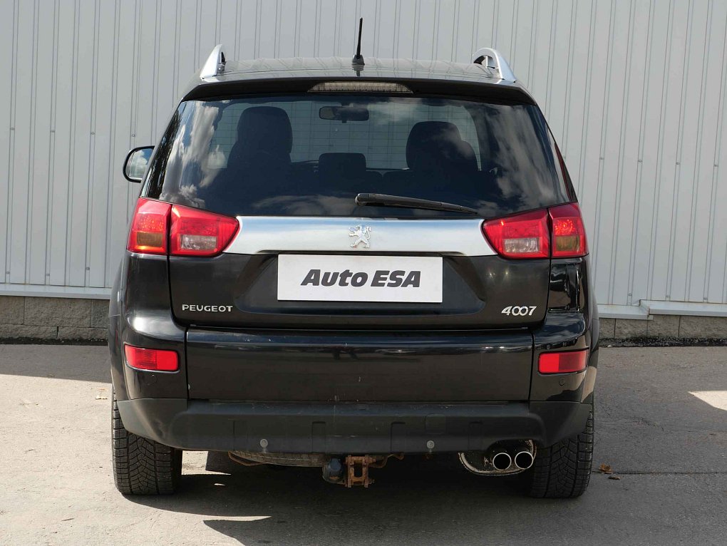 Peugeot 4007 2.2 HDi  4x4, 7míst