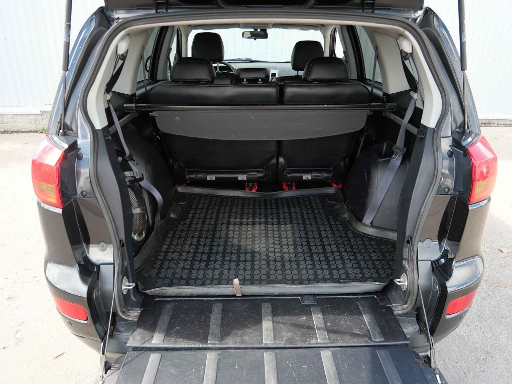 Peugeot 4007 2.2 HDi  4x4, 7míst