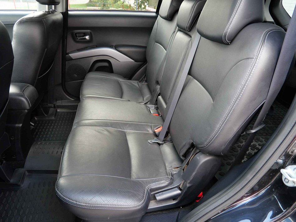 Peugeot 4007 2.2 HDi  4x4, 7míst