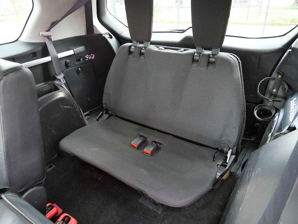Peugeot 4007 2.2 HDi  4x4, 7míst