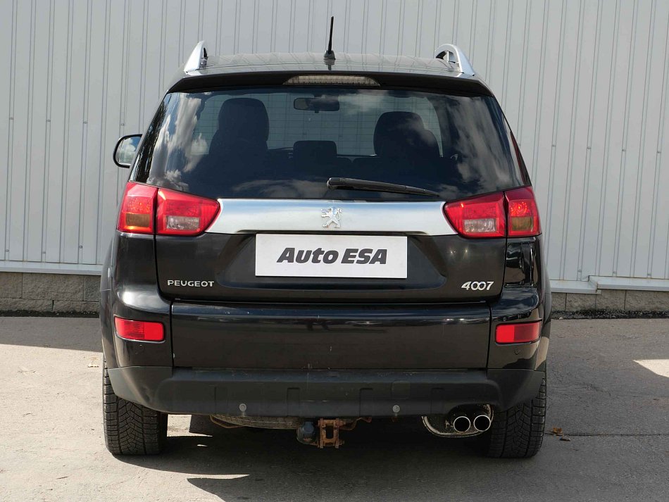 Peugeot 4007 2.2 HDi  4x4, 7míst