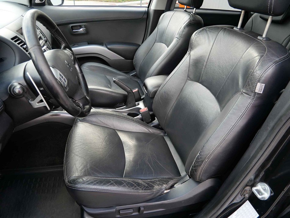 Peugeot 4007 2.2 HDi  4x4, 7míst