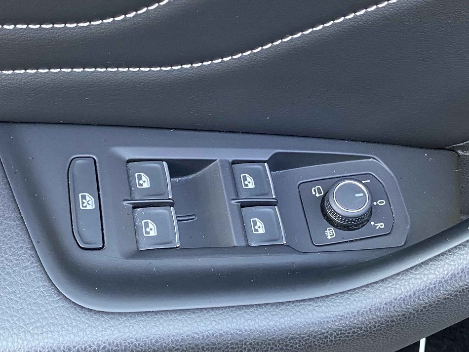 Volkswagen Passat 1.6 TDi Elegance