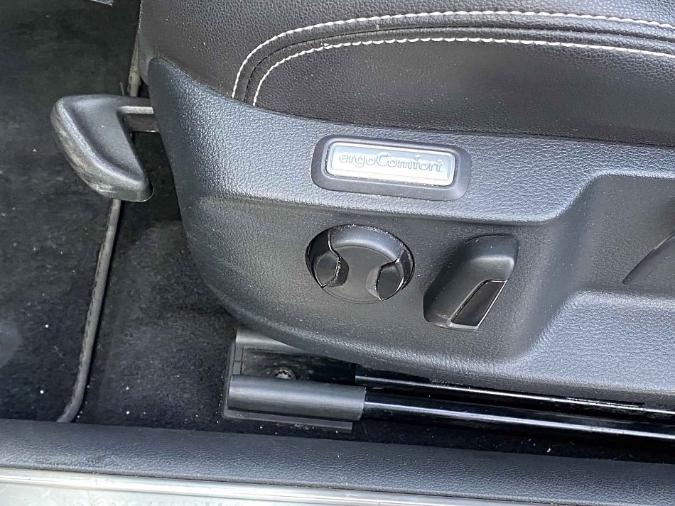 Volkswagen Passat 1.6 TDi Elegance