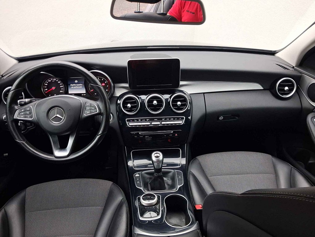 Mercedes-Benz Třída C 2.0 i Avantgarde C200