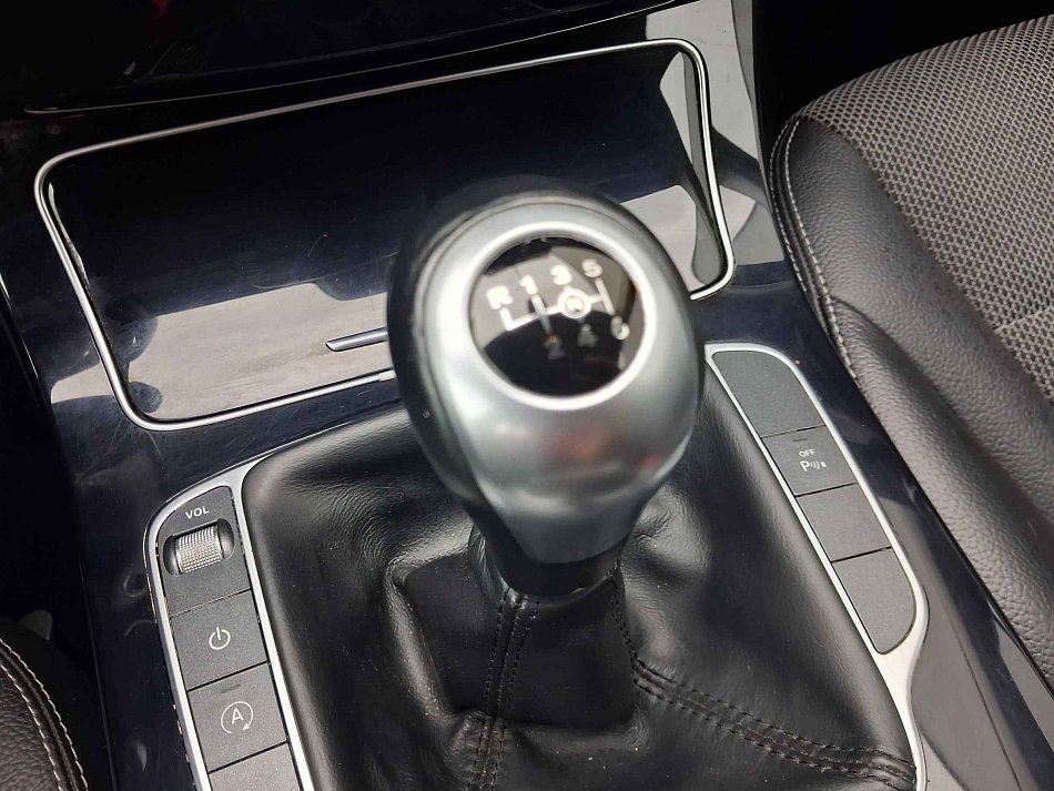 Mercedes-Benz Třída C 2.0 i Avantgarde C200