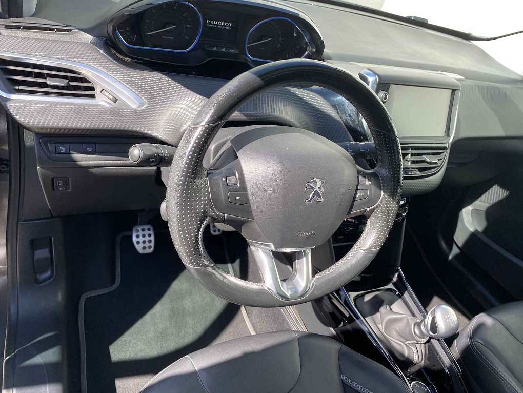 Peugeot 2008 1.2 PT Crossway