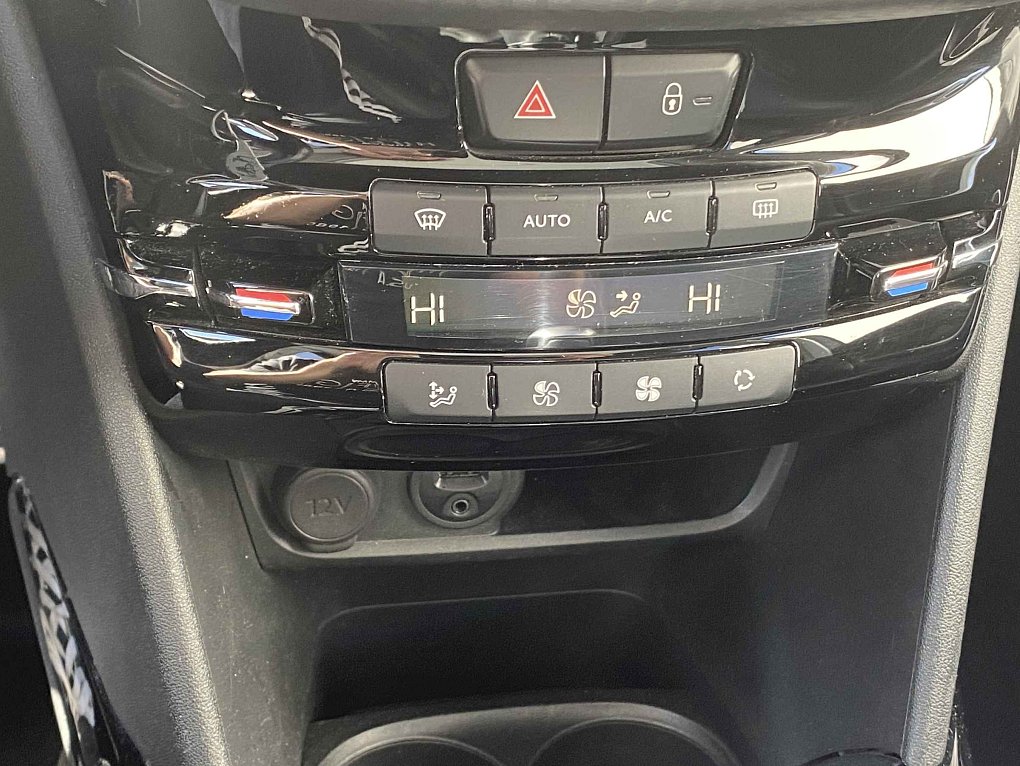 Peugeot 2008 1.2 PT Crossway
