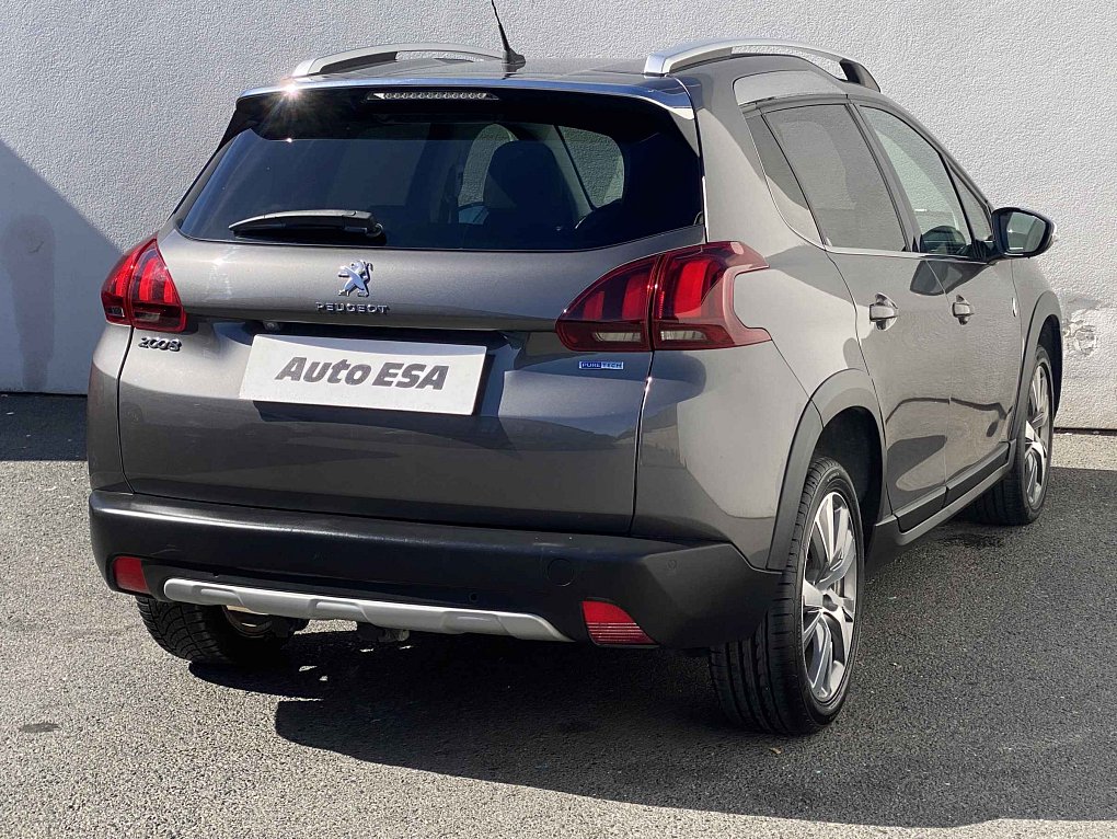 Peugeot 2008 1.2 PT Crossway