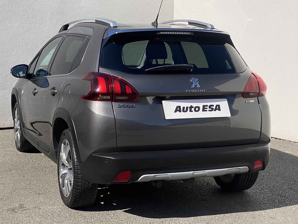 Peugeot 2008 1.2 PT Crossway
