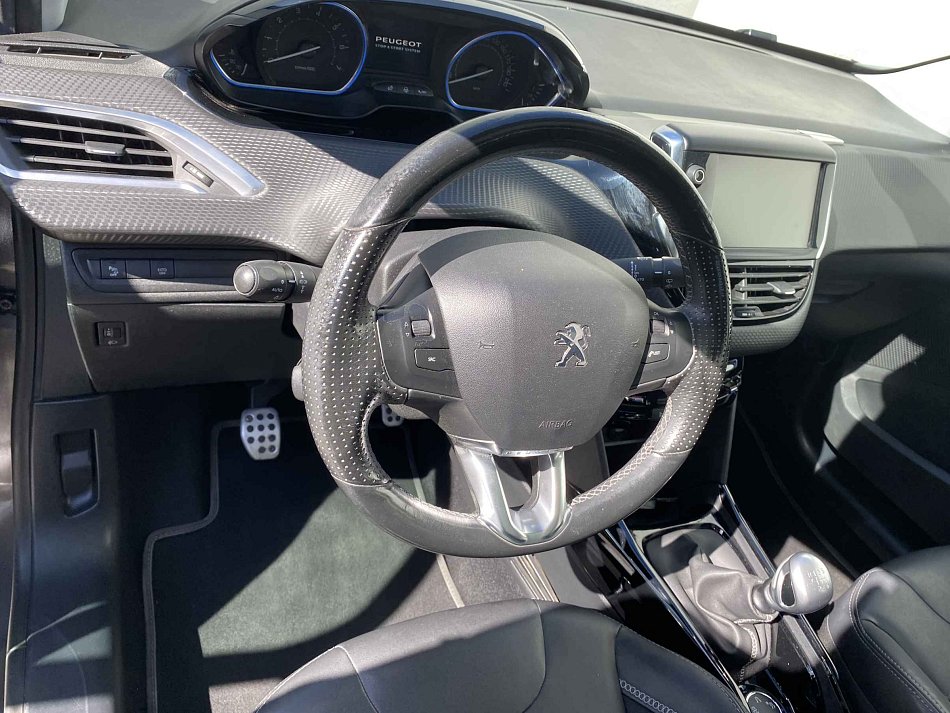 Peugeot 2008 1.2 PT Crossway