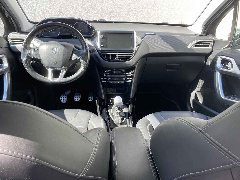 Peugeot 2008 1.2 PT Crossway