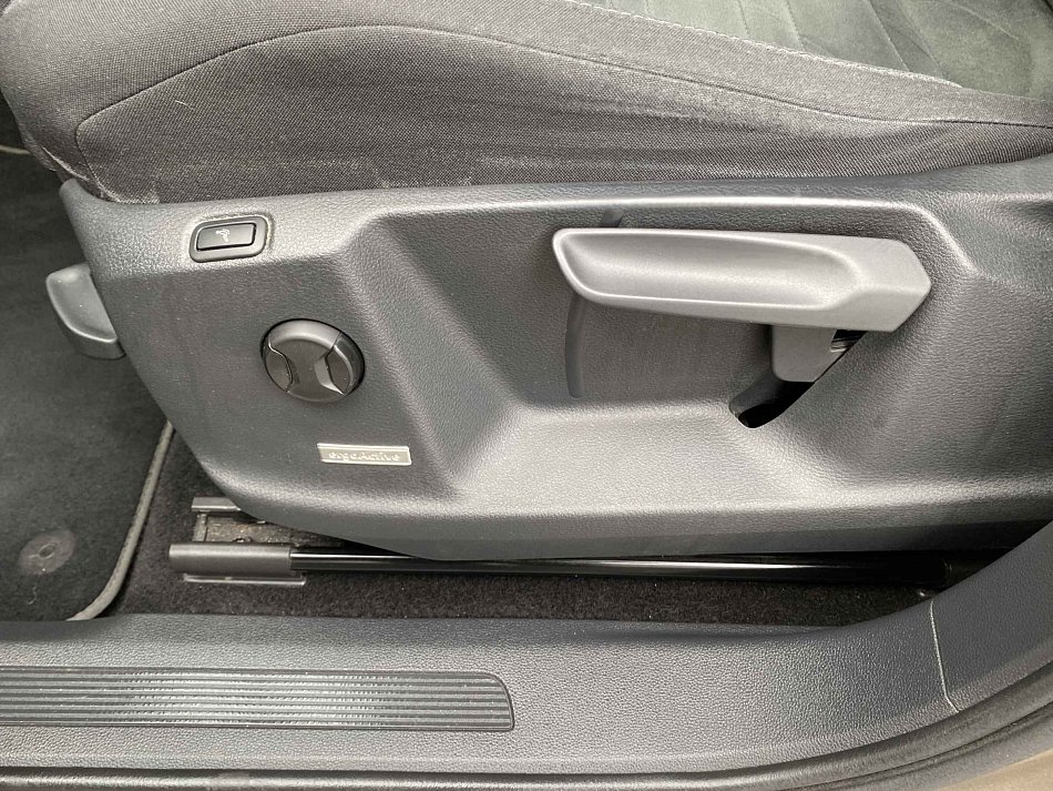 Volkswagen Touran 2.0TDi 