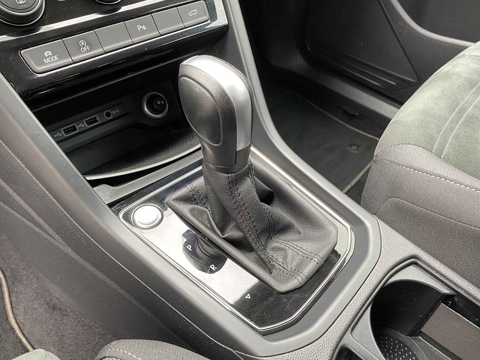Volkswagen Touran 2.0TDi 