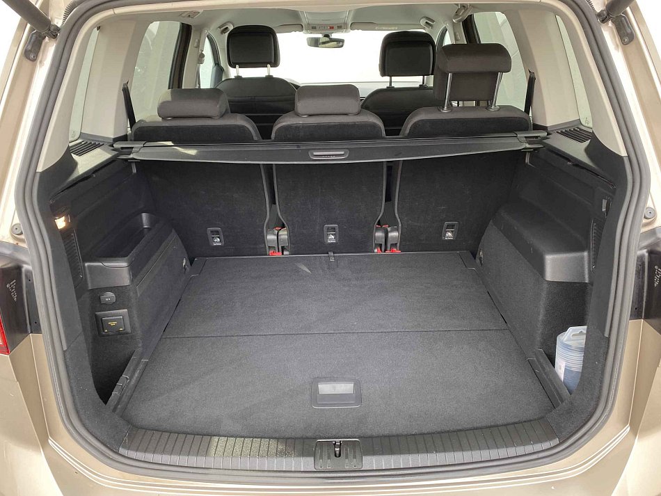 Volkswagen Touran 2.0TDi 