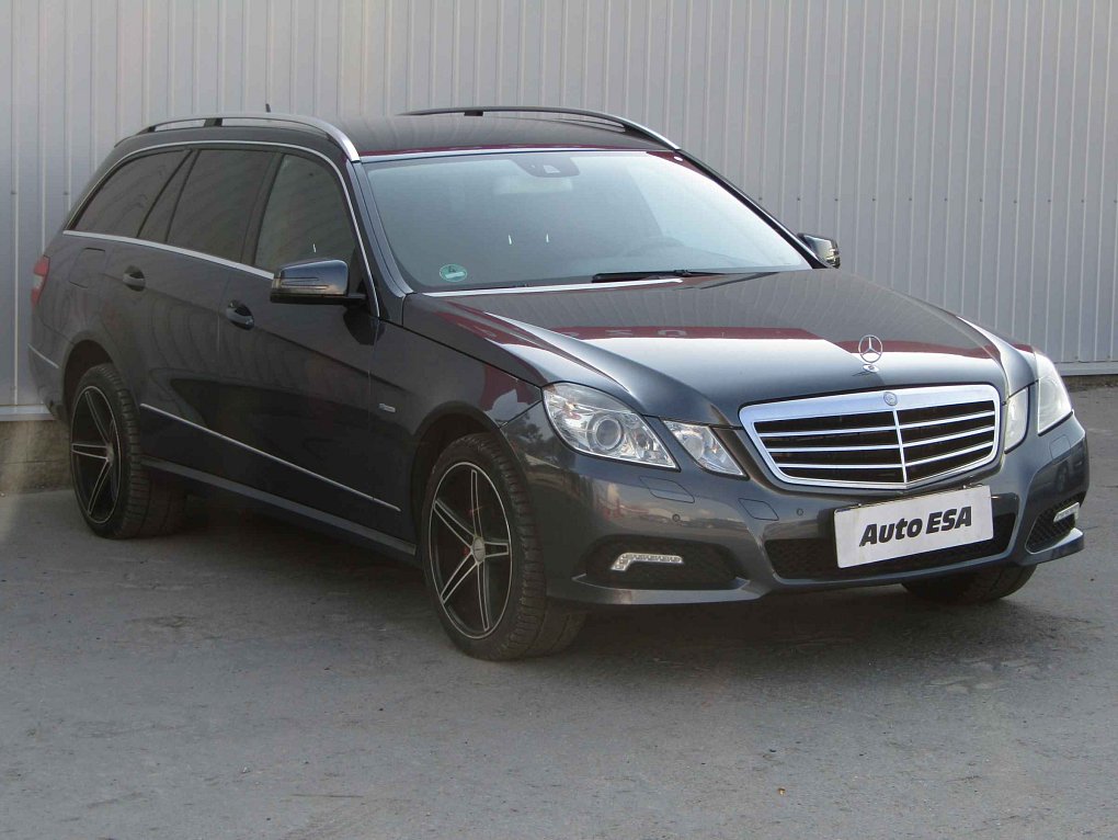 Mercedes-Benz Třída E 3.0 CDi Elegance E 350 4Matic
