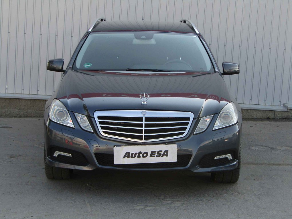 Mercedes-Benz Třída E 3.0 CDi Elegance E 350 4Matic