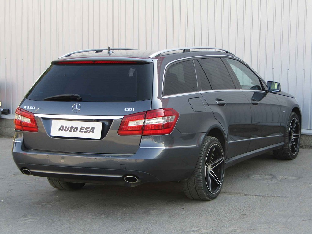 Mercedes-Benz Třída E 3.0 CDi Elegance E 350 4Matic