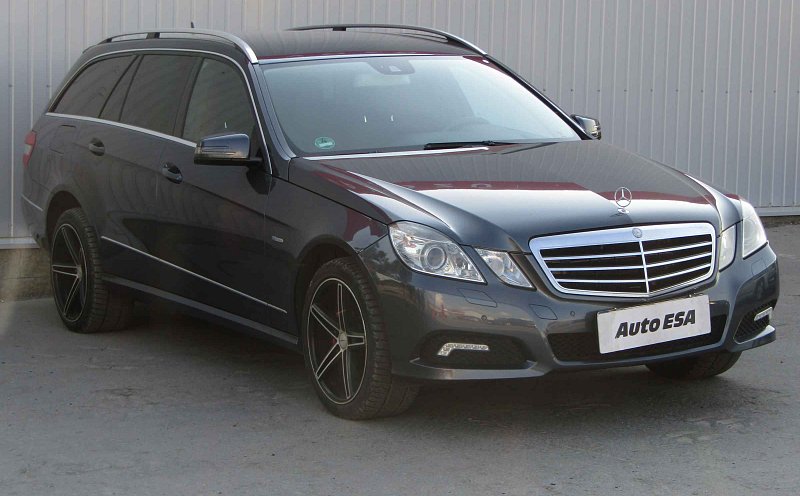 Mercedes-Benz Třída E 3.0 CDi Elegance E 350 4Matic