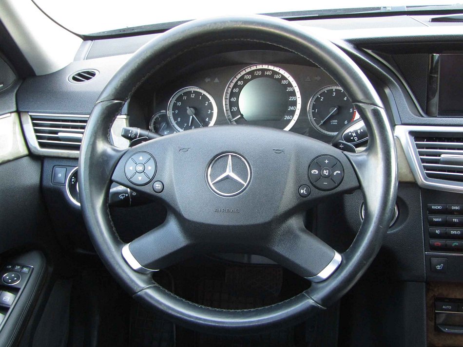 Mercedes-Benz Třída E 3.0 CDi Elegance E 350 4Matic