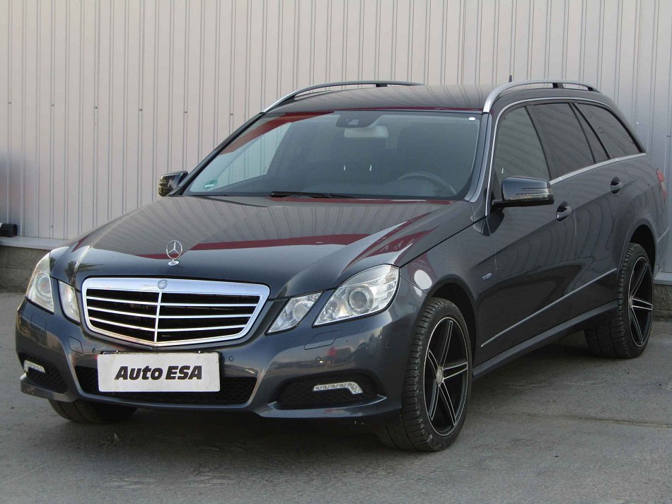 Mercedes-Benz Třída E 3.0 CDi Elegance E 350 4Matic