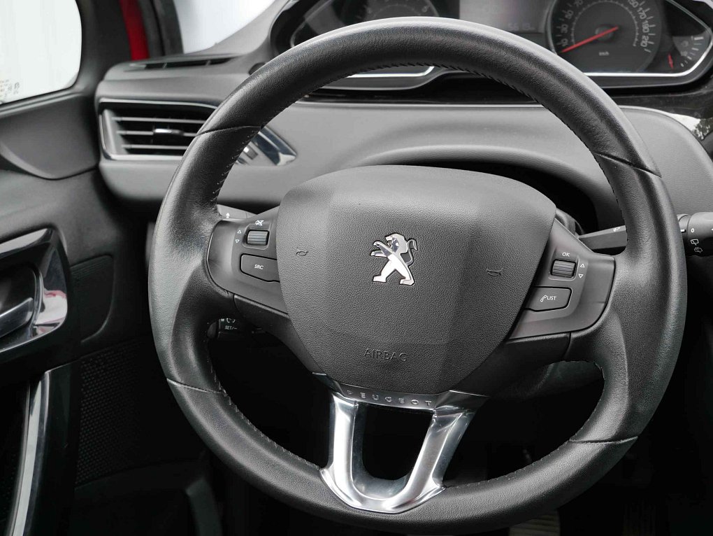 Peugeot 208 1.2 PT 