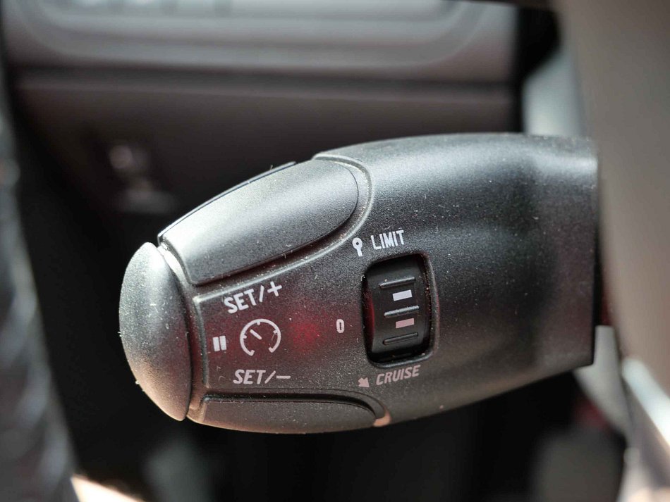 Peugeot 208 1.2 PT 