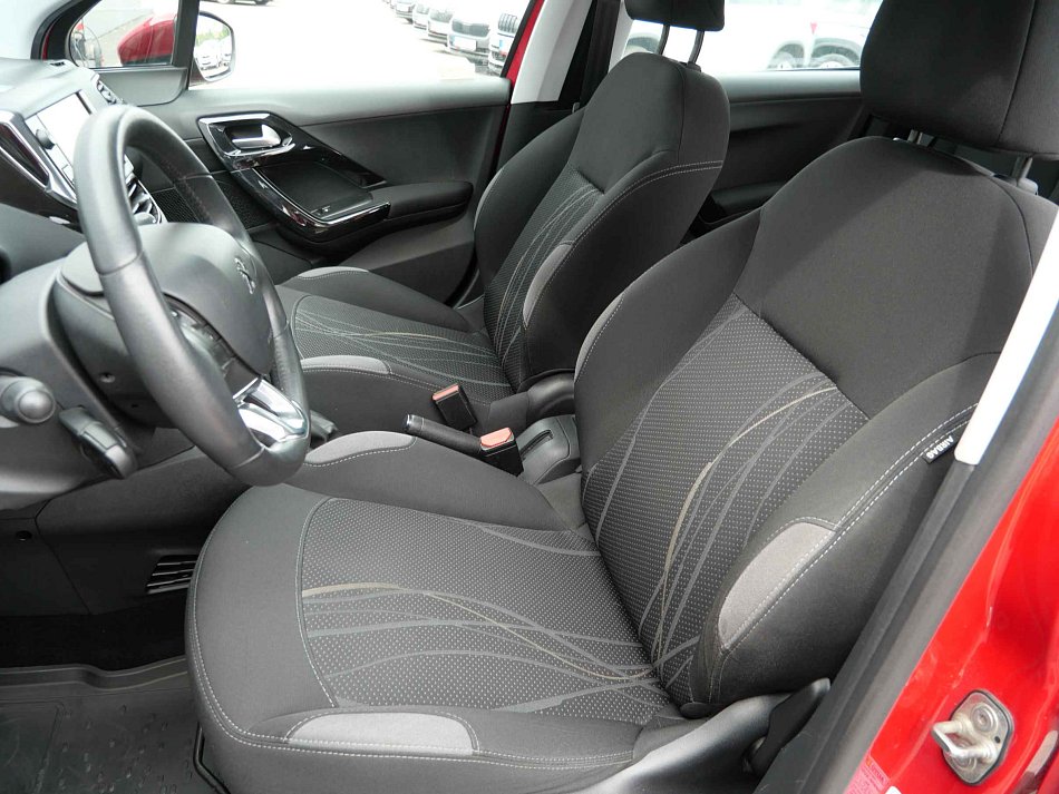 Peugeot 208 1.2 PT 